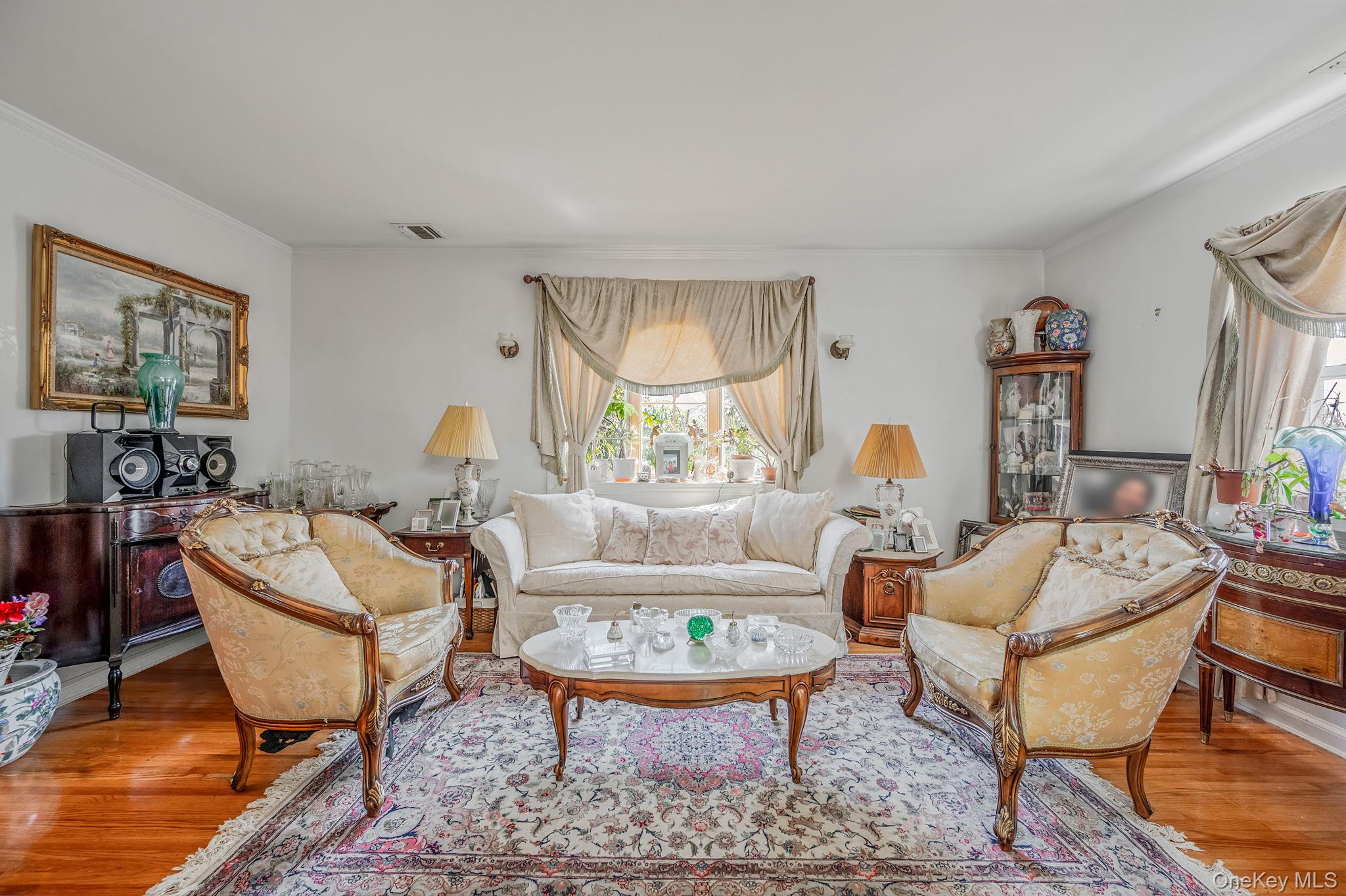 #8 photo, 115-82 237th Street, Elmont , NY 11003