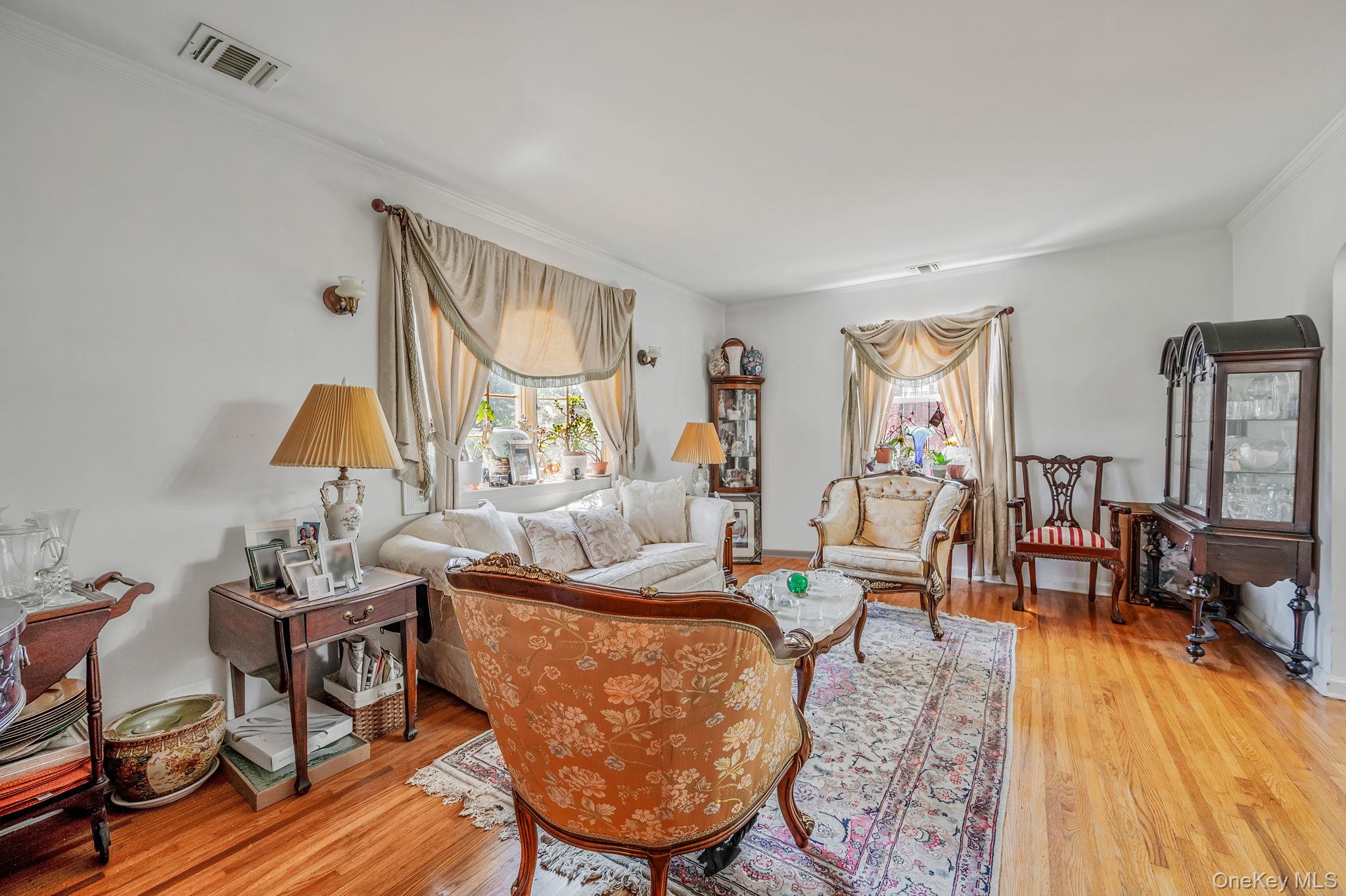 #9 photo, 115-82 237th Street, Elmont , NY 11003