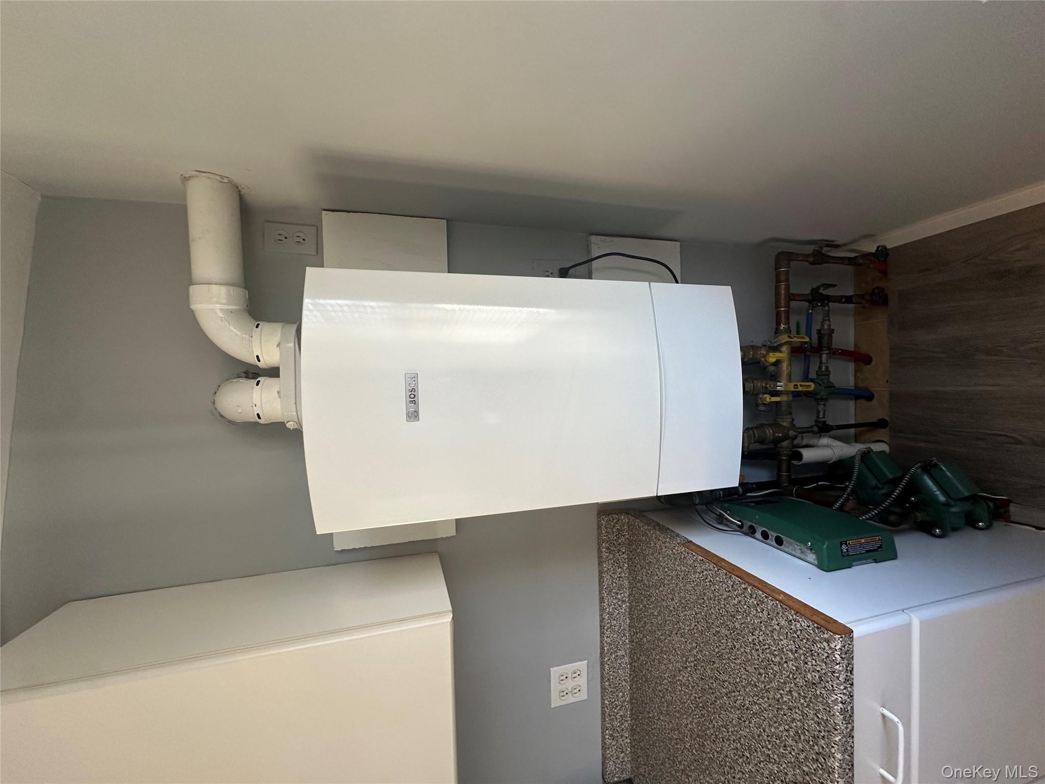 #10 photo, 32 McKinley Avenue, サフォーク郡 Lindenhurst , NY 11757