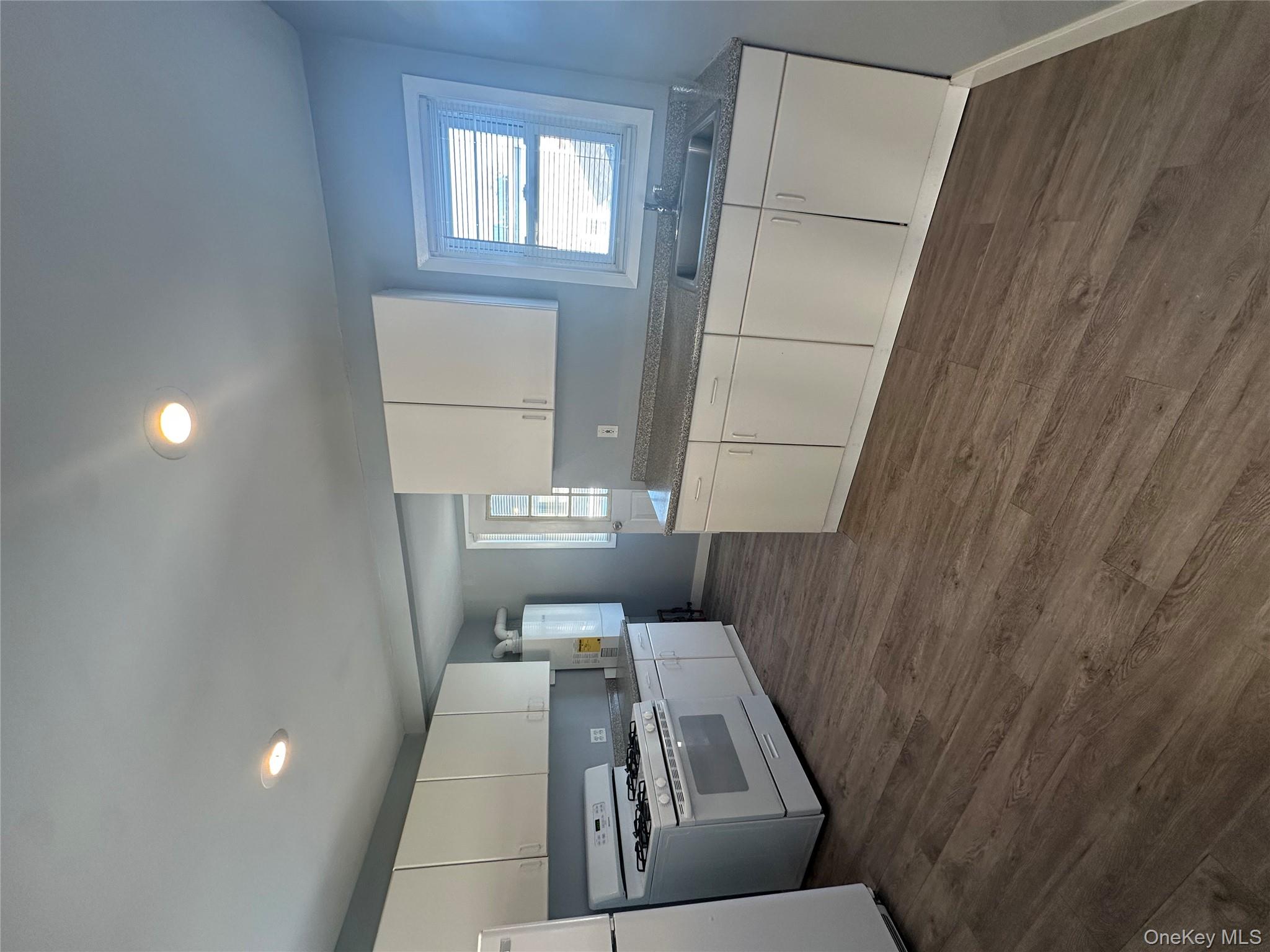 #11 photo, 32 McKinley Avenue, サフォーク郡 Lindenhurst , NY 11757