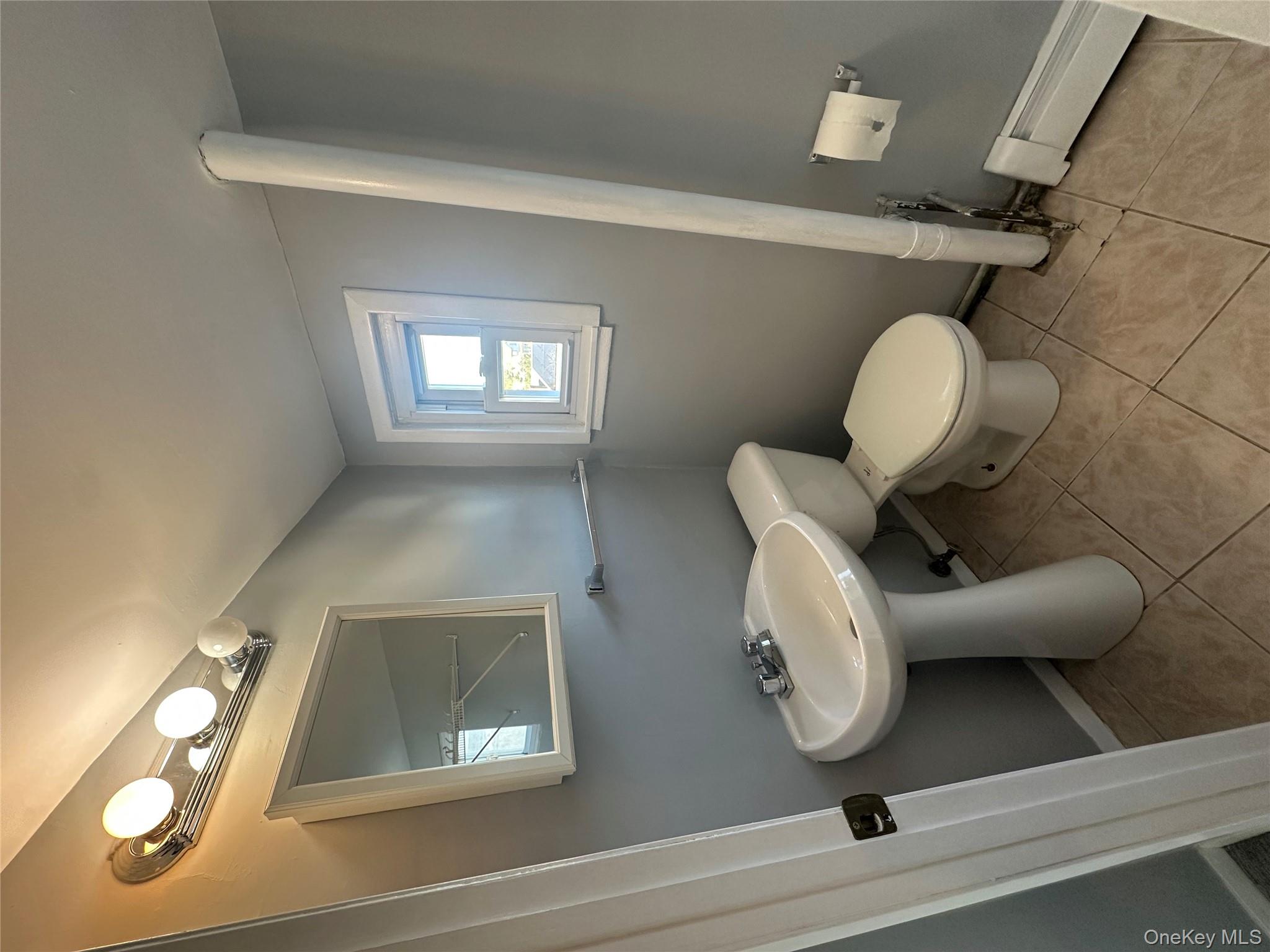 #18 photo, 32 McKinley Avenue, サフォーク郡 Lindenhurst , NY 11757