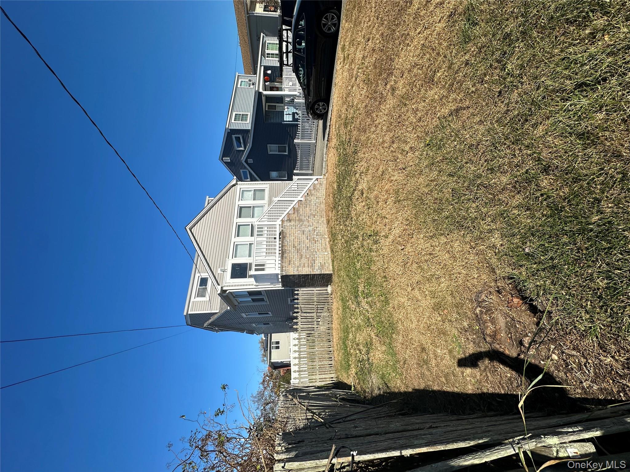 #2 photo, 32 McKinley Avenue, サフォーク郡 Lindenhurst , NY 11757