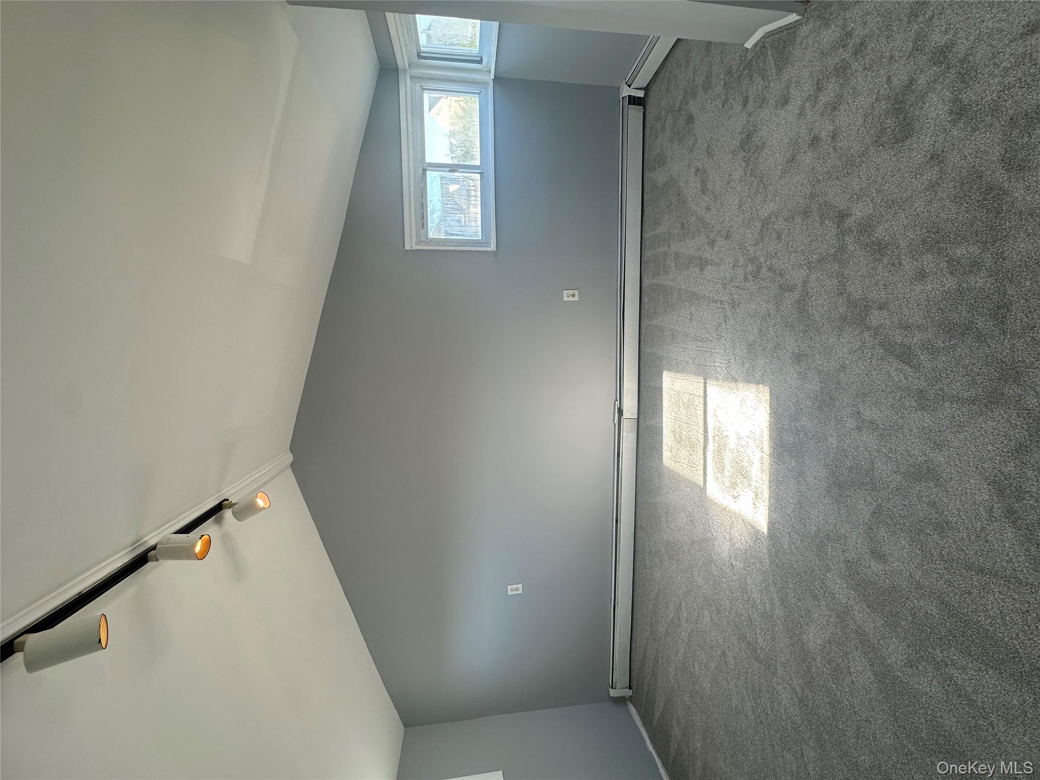 #20 photo, 32 McKinley Avenue, サフォーク郡 Lindenhurst , NY 11757