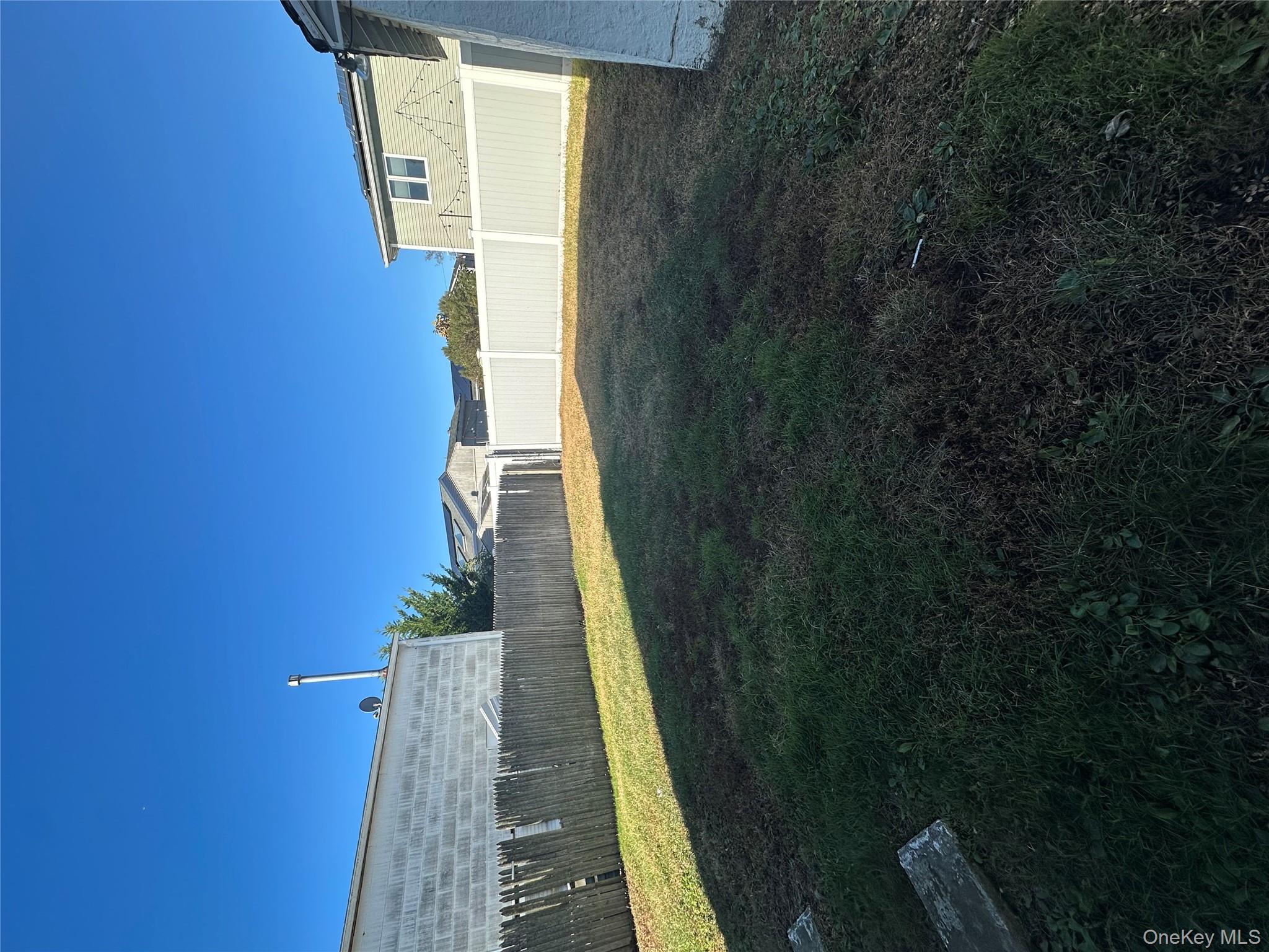 #4 photo, 32 McKinley Avenue, サフォーク郡 Lindenhurst , NY 11757