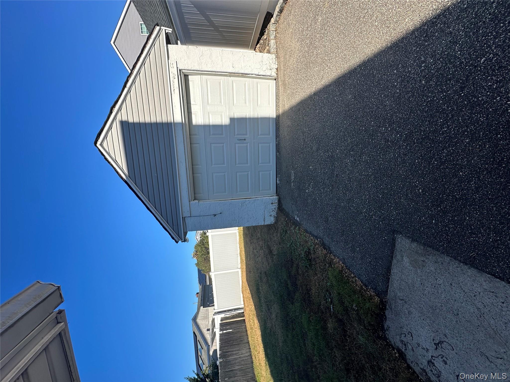 #5 photo, 32 McKinley Avenue, サフォーク郡 Lindenhurst , NY 11757