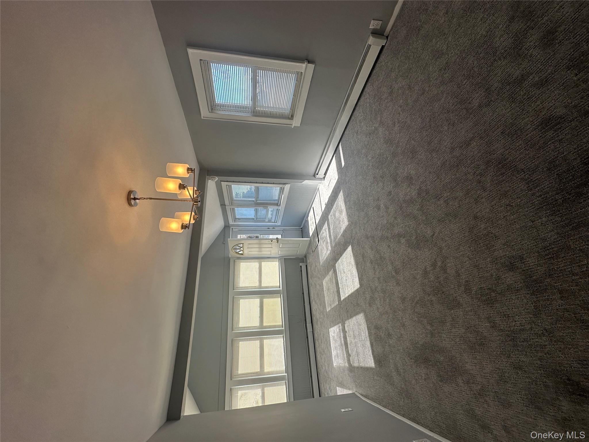 #6 photo, 32 McKinley Avenue, サフォーク郡 Lindenhurst , NY 11757