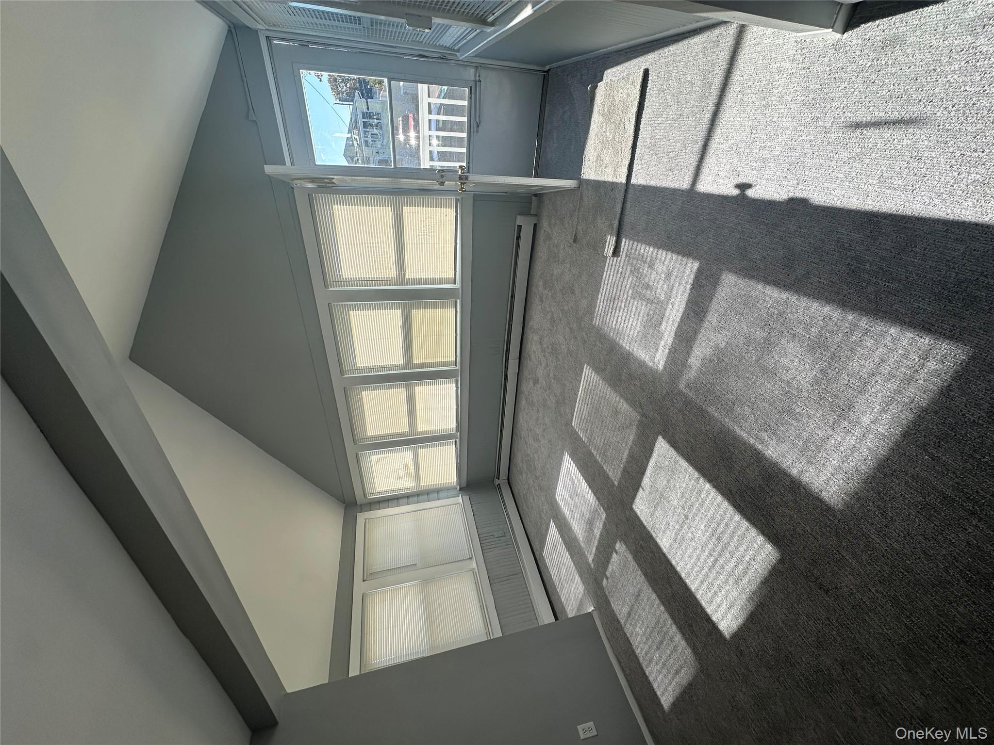 #7 photo, 32 McKinley Avenue, サフォーク郡 Lindenhurst , NY 11757