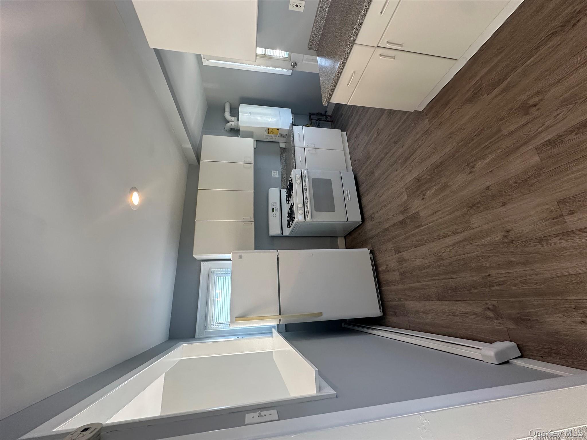 #9 photo, 32 McKinley Avenue, サフォーク郡 Lindenhurst , NY 11757