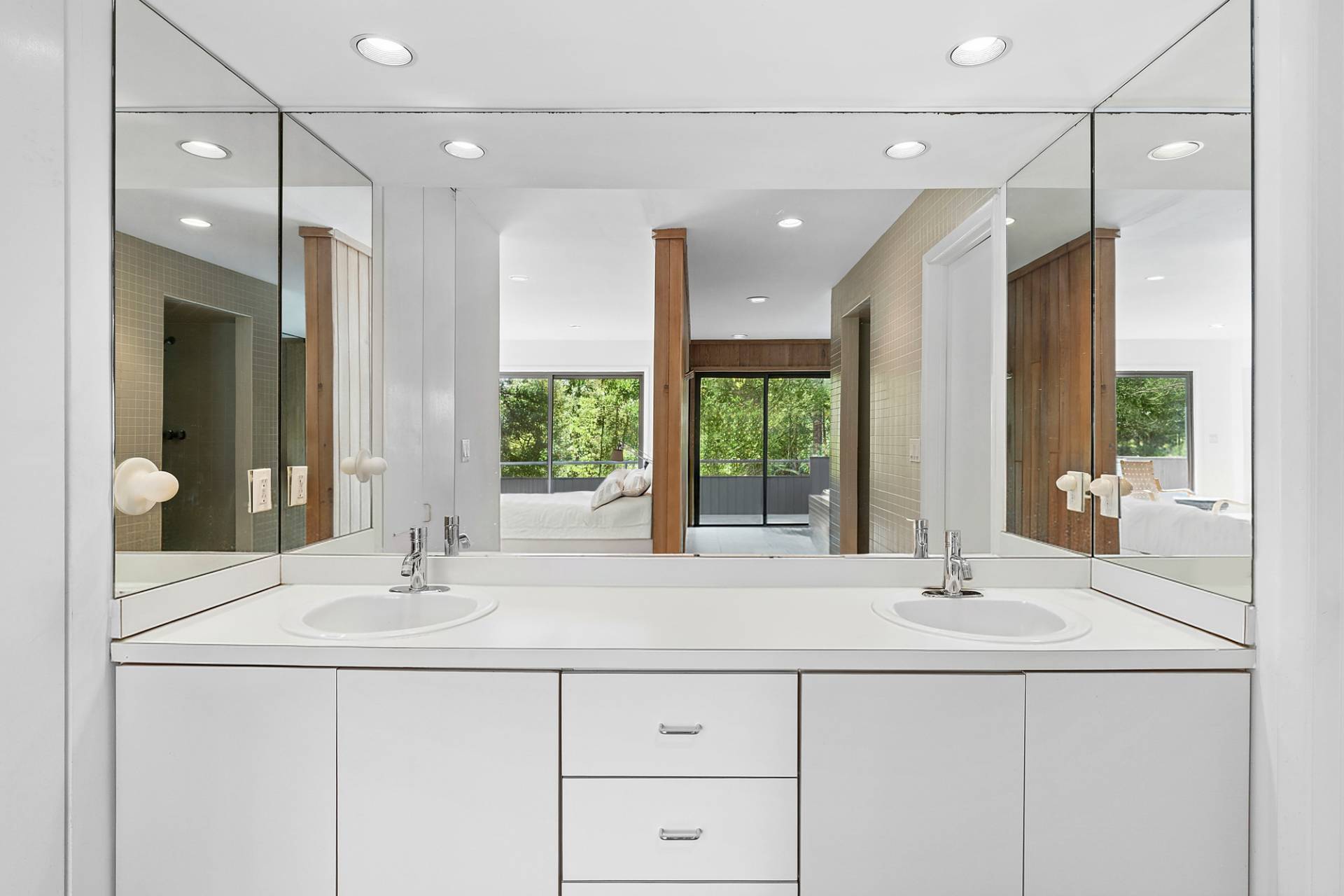 #16 photo, 15 Two Holes of Water Road, East Hampton , NY 11937