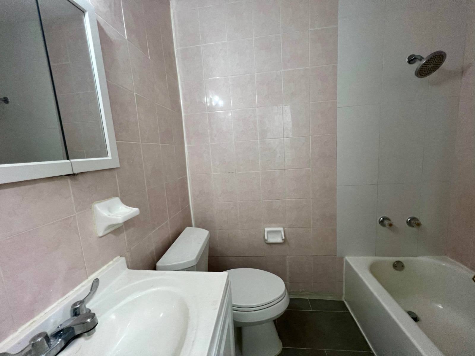 #9 photo, 644 Autumn Avenue, East New York , NY 11208