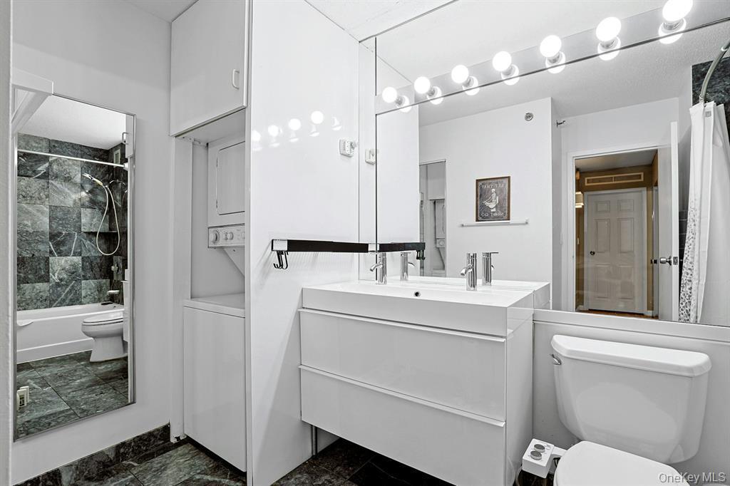 #8 photo, 4 Martine Avenue, White Plains , NY 10606