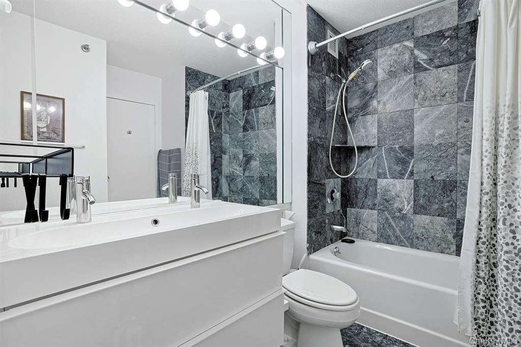 #9 photo, 4 Martine Avenue, White Plains , NY 10606