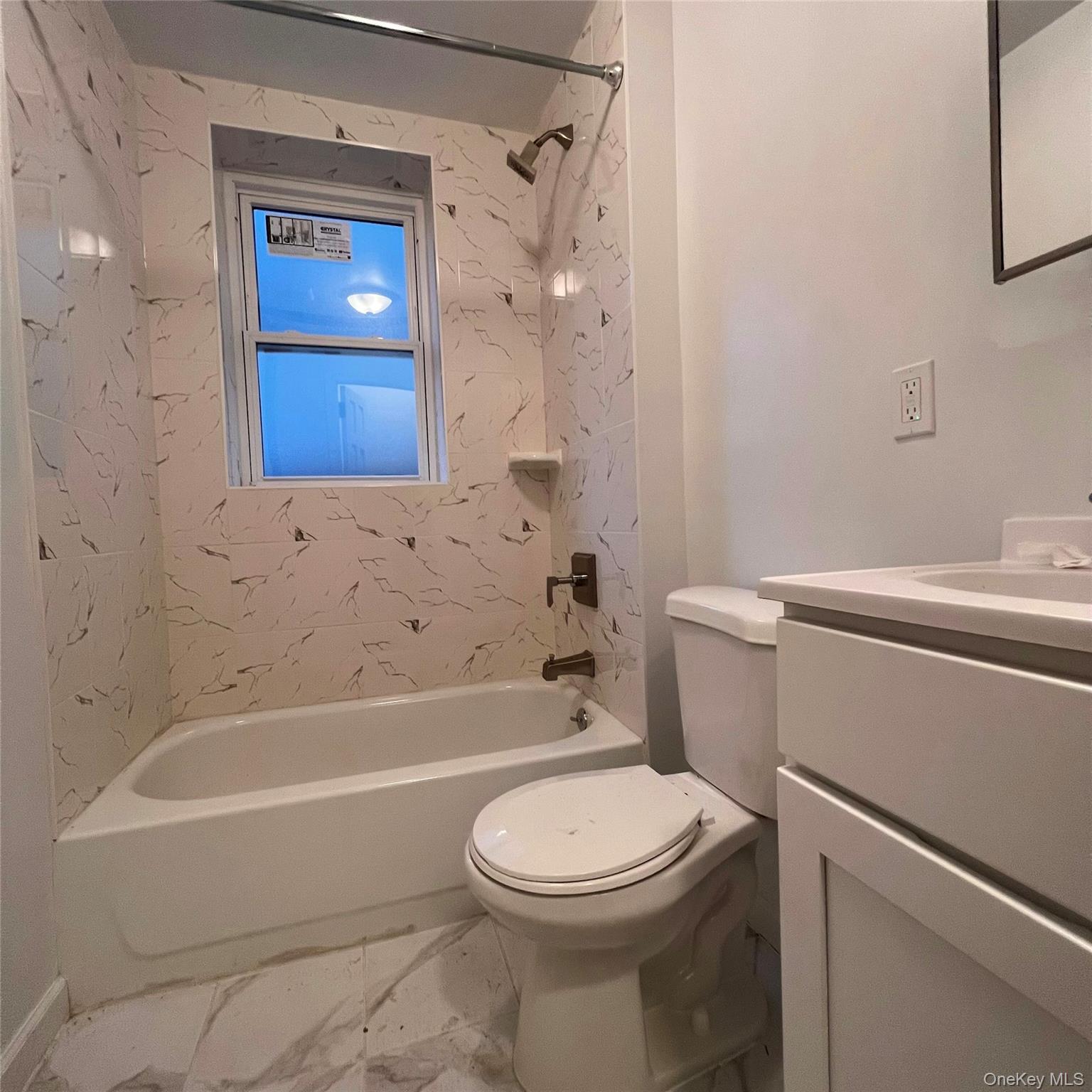 #3 photo, 451 S 10th Avenue, Mount Vernon , NY 10550