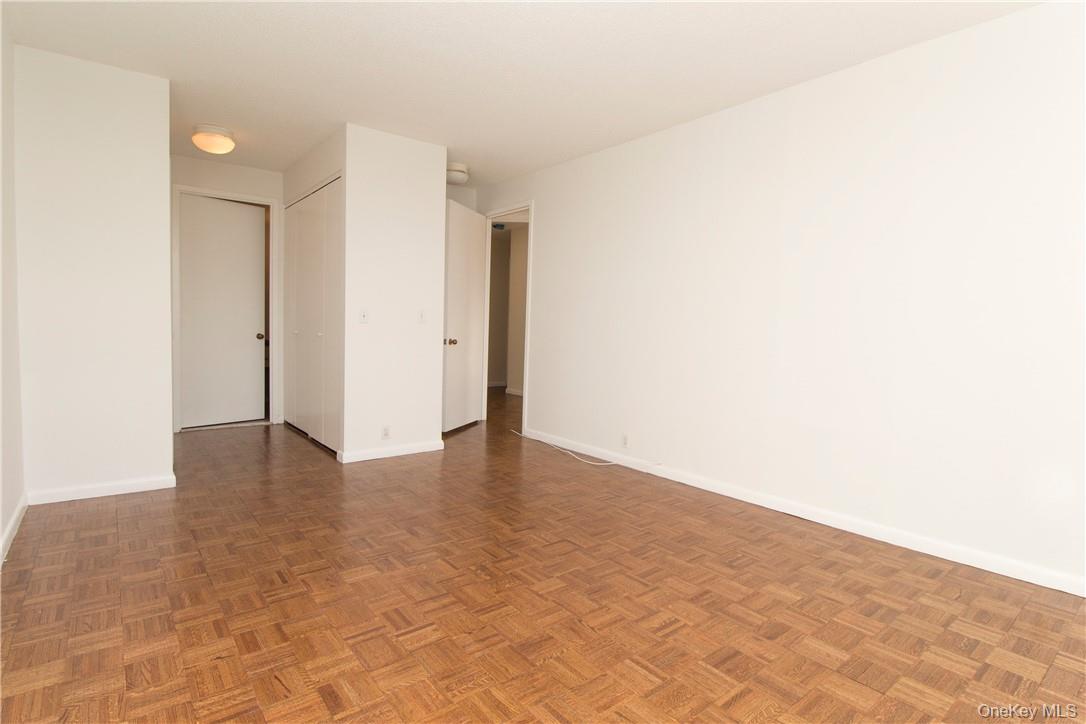 #12 photo, 35 N Chatsworth Avenue, Larchmont , NY 10538