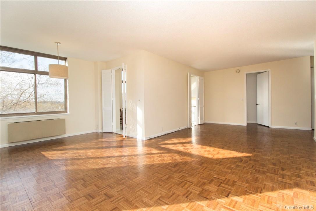 #7 photo, 35 N Chatsworth Avenue, Larchmont , NY 10538