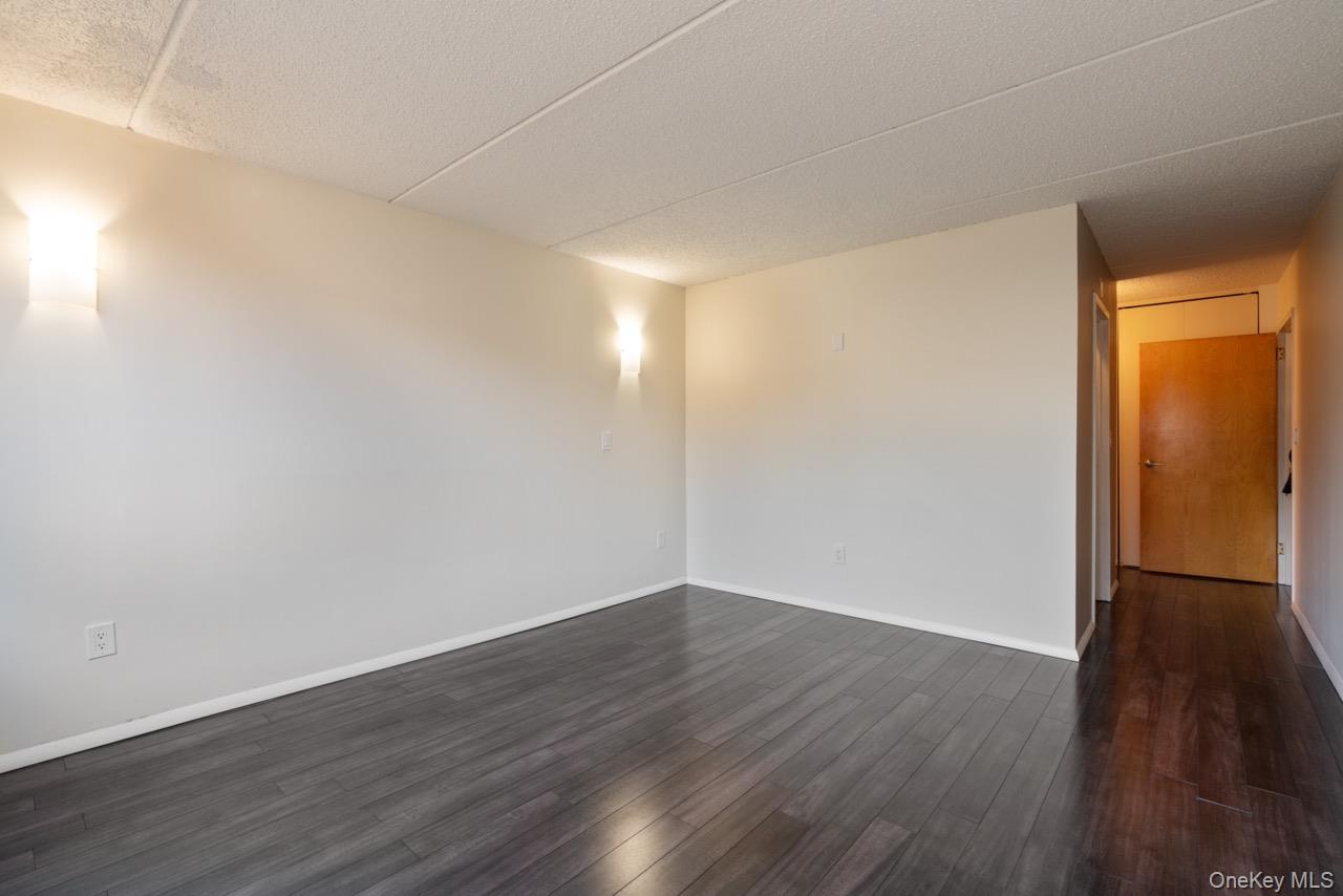 #15 photo, 703 Pelham Road, New Rochelle , NY 10805