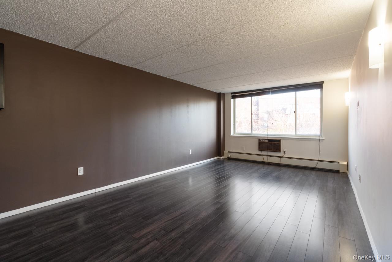 #3 photo, 703 Pelham Road, New Rochelle , NY 10805