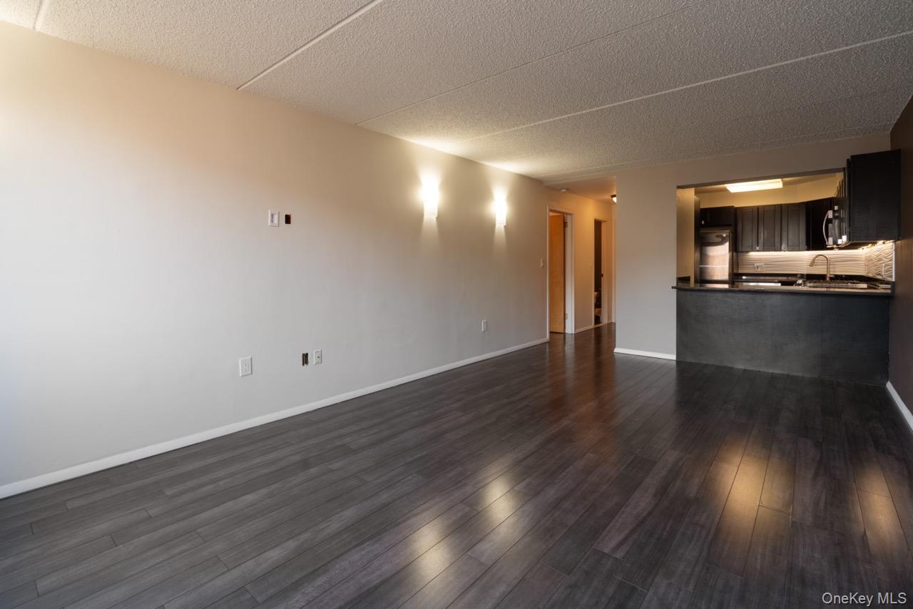 #4 photo, 703 Pelham Road, New Rochelle , NY 10805