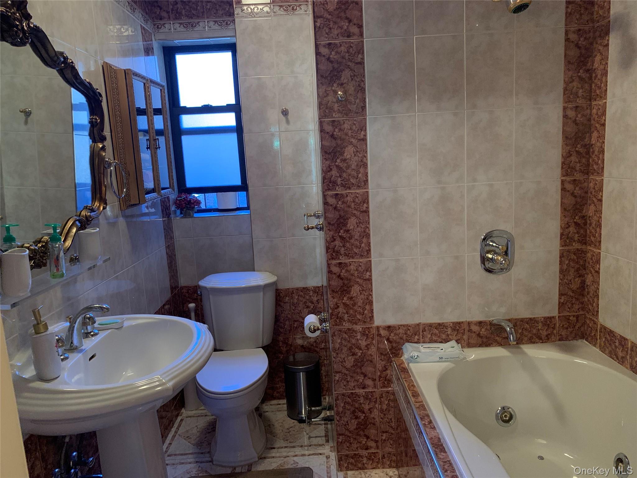 #12 photo, 72-11 110 Street, Forest Hills , NY 11375