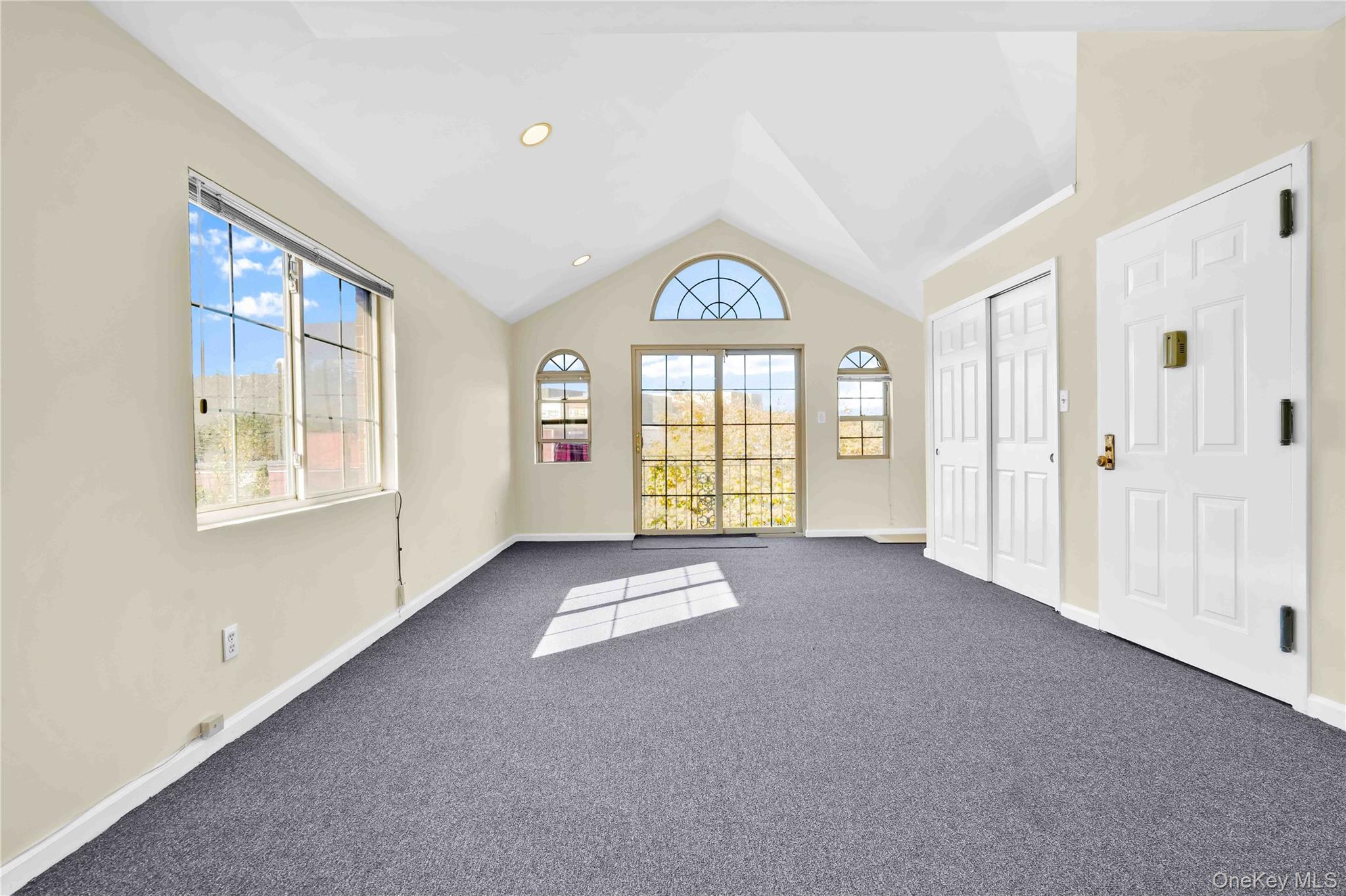 #4 photo, 88-20 70th Road, クイーンズ区 Forest Hills , NY 11375