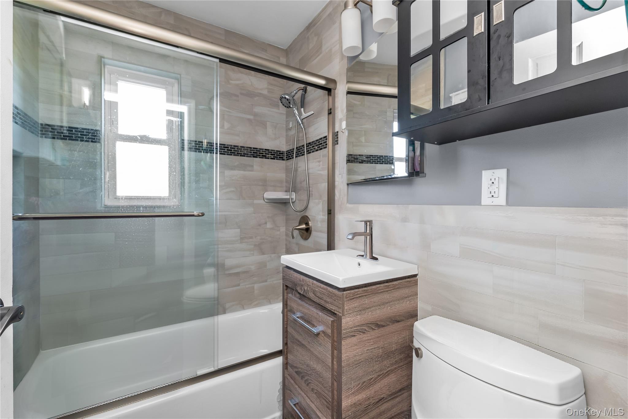 #10 photo, 7-16 160th Street, Whitestone , NY 11357