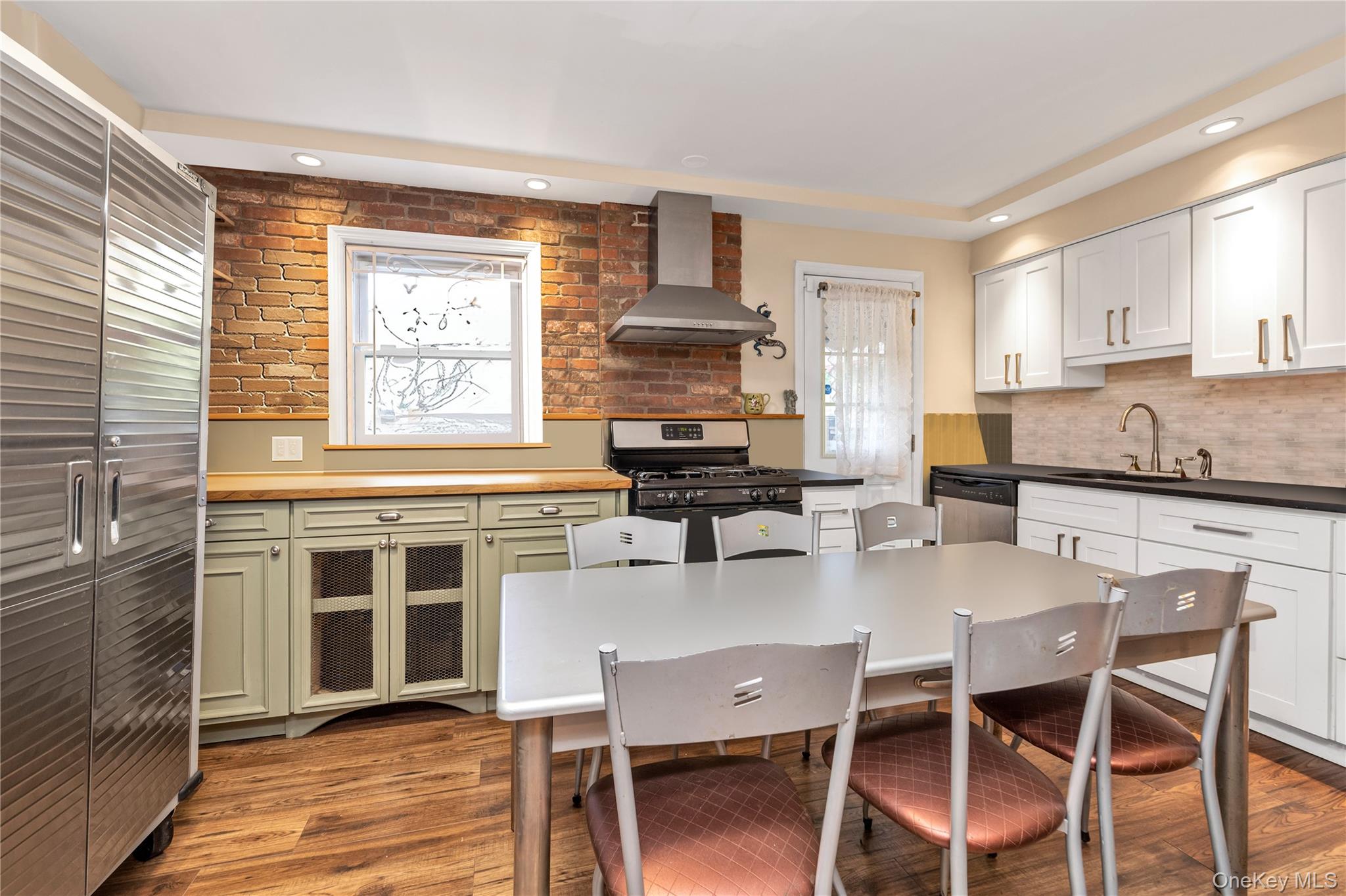 #4 photo, 7-16 160th Street, Whitestone , NY 11357