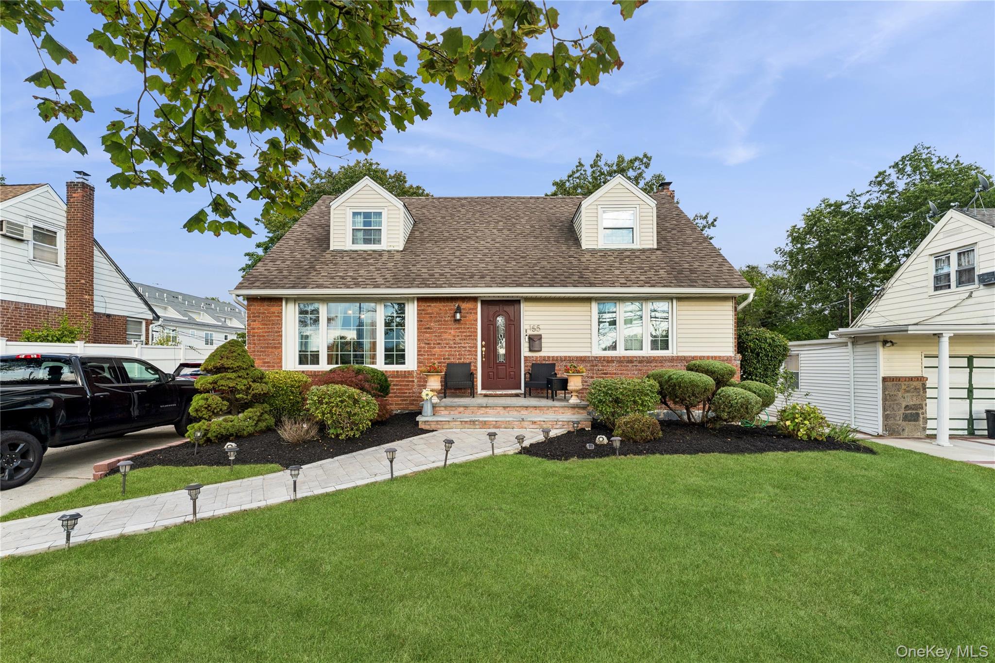 #1 photo, 155 Merrick Avenue, ナッソー郡 East Meadow , NY 11554