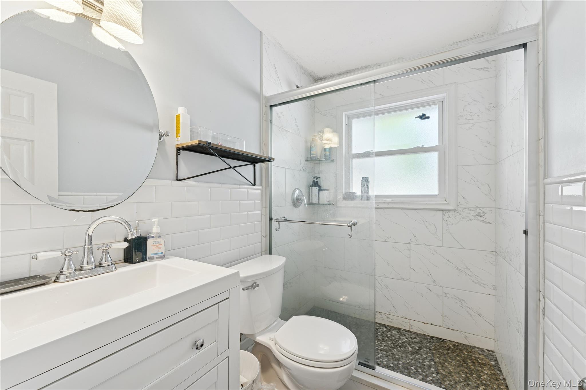 #15 photo, 155 Merrick Avenue, ナッソー郡 East Meadow , NY 11554