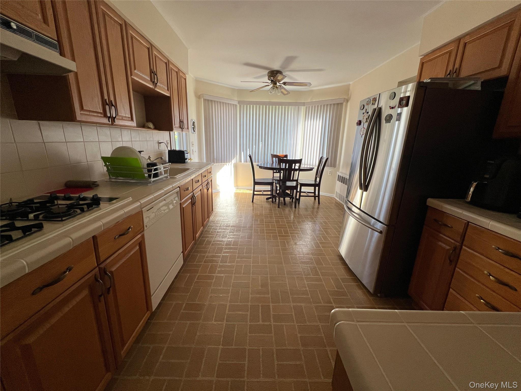 #13 photo, 194 Rhododendron Drive, Westbury , NY 11590