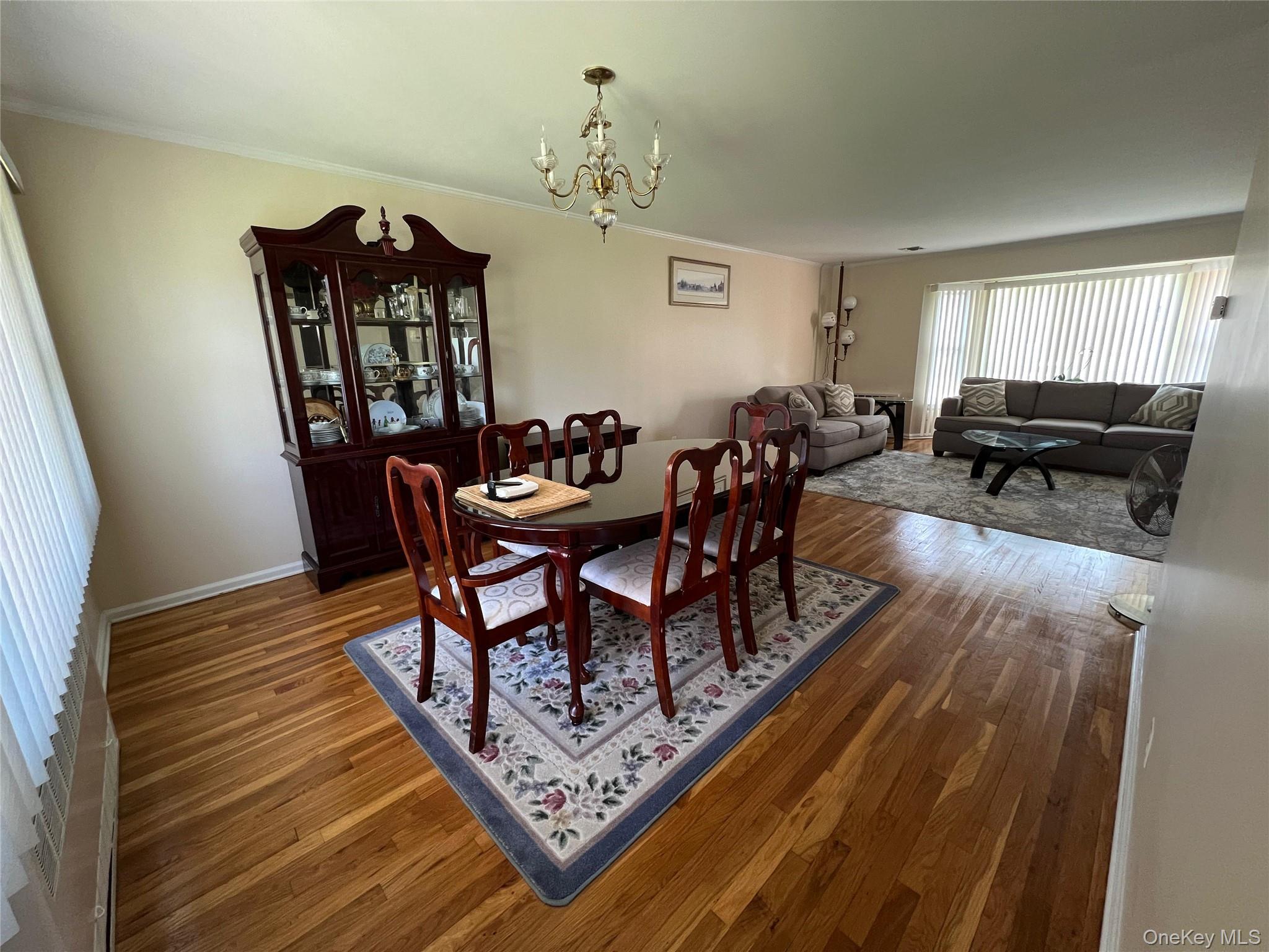 #7 photo, 194 Rhododendron Drive, Westbury , NY 11590