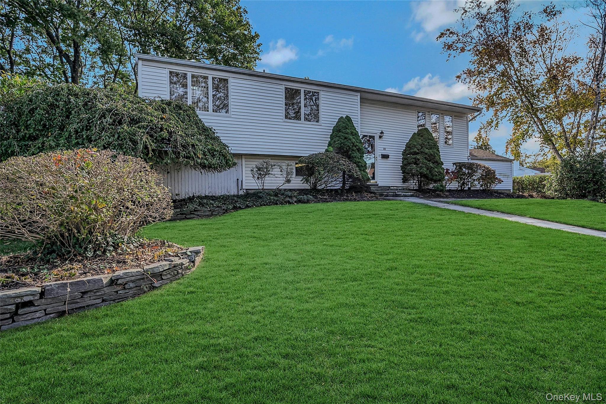 #2 photo, 18 Pomper Drive, East Northport , NY 11731