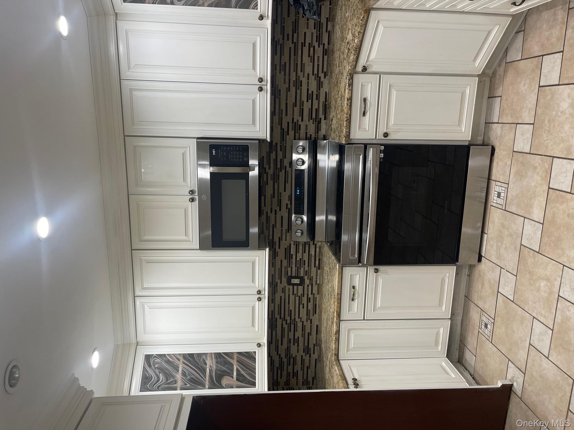 #1 photo, 185 Parkview Drive, サフォーク郡 Shirley , NY 11967