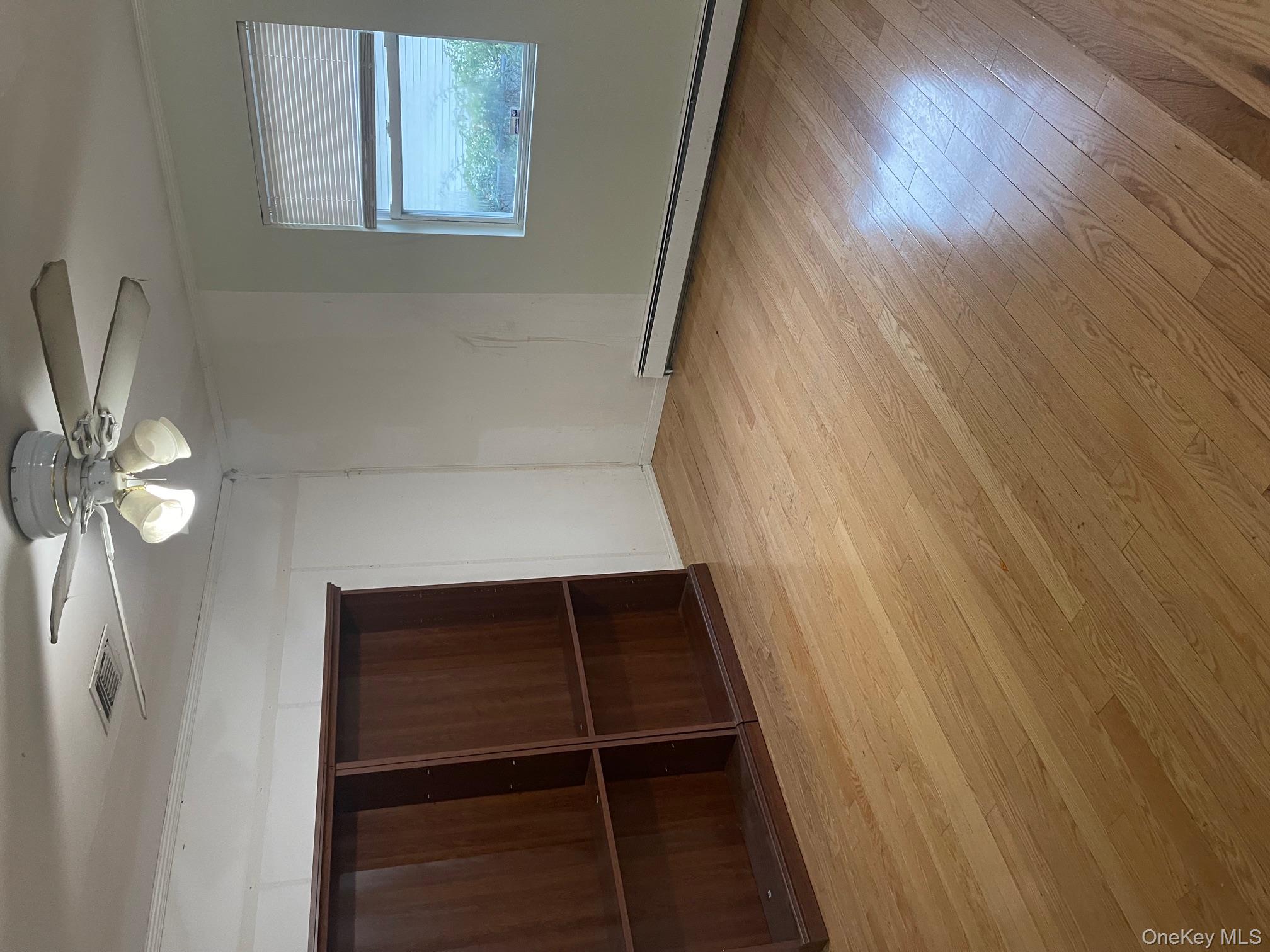 #11 photo, 185 Parkview Drive, サフォーク郡 Shirley , NY 11967