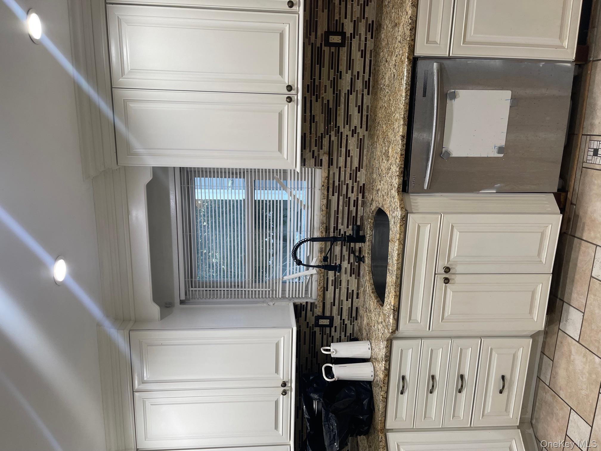 #2 photo, 185 Parkview Drive, サフォーク郡 Shirley , NY 11967