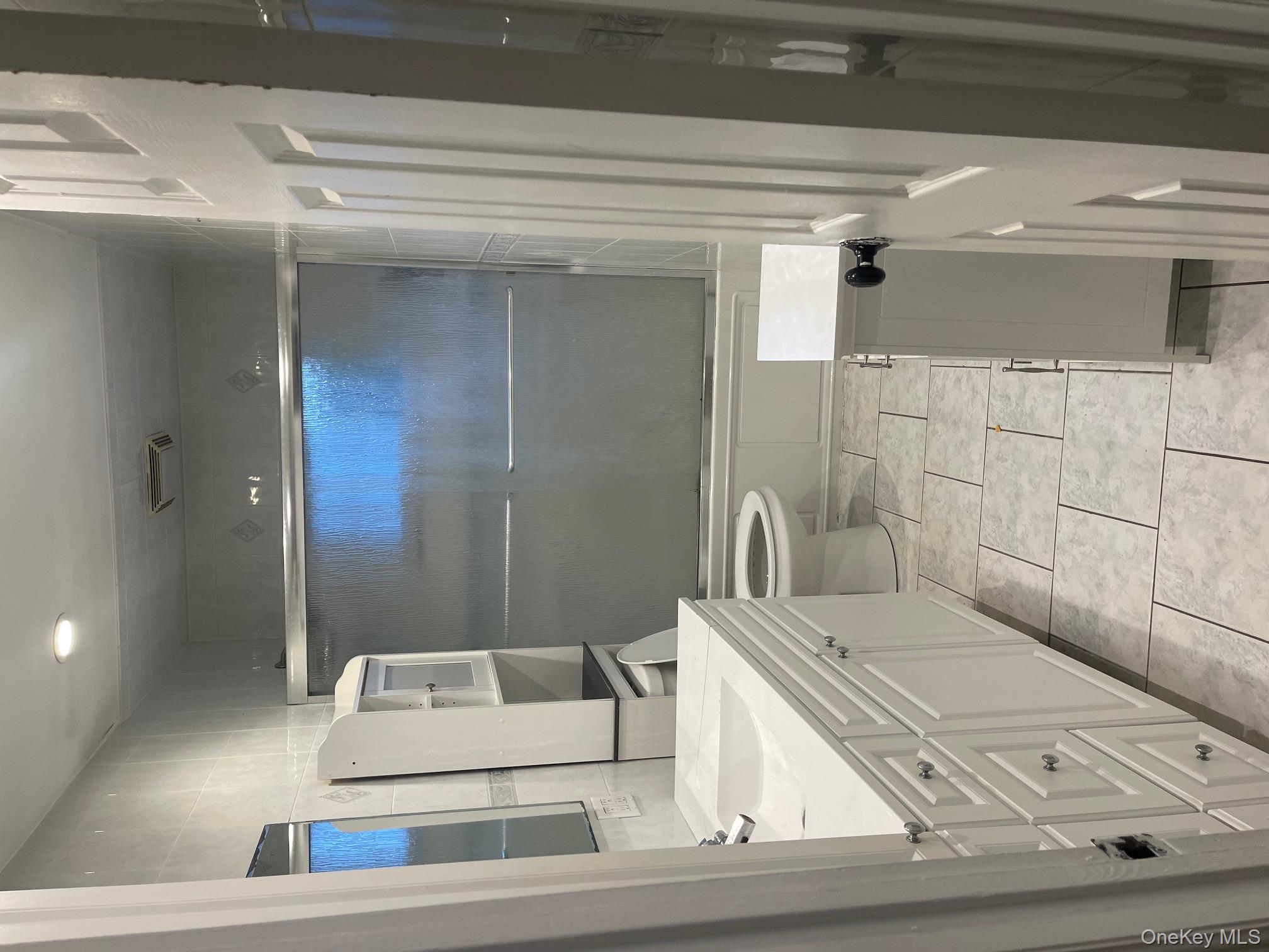 #8 photo, 185 Parkview Drive, サフォーク郡 Shirley , NY 11967