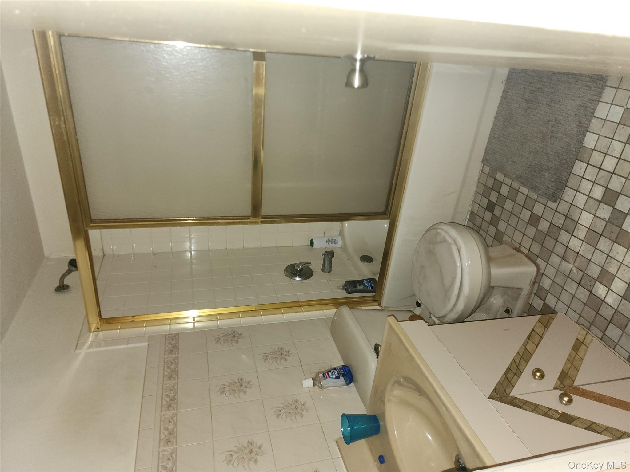 #6 photo, 542 Central Avenue, Brooklyn , NY 11221