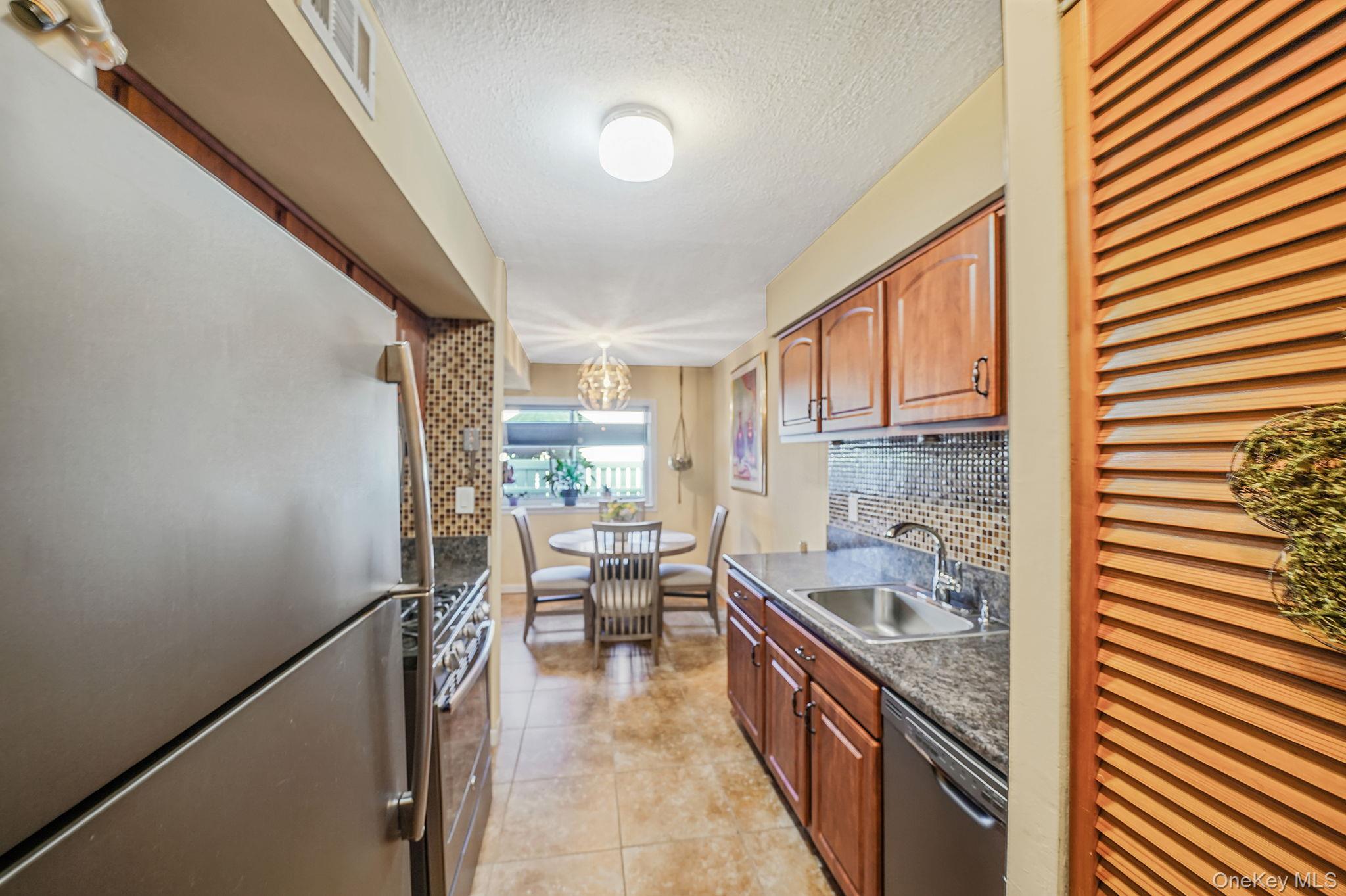 #15 photo, 257 Storm Drive, Holtsville , NY 11742