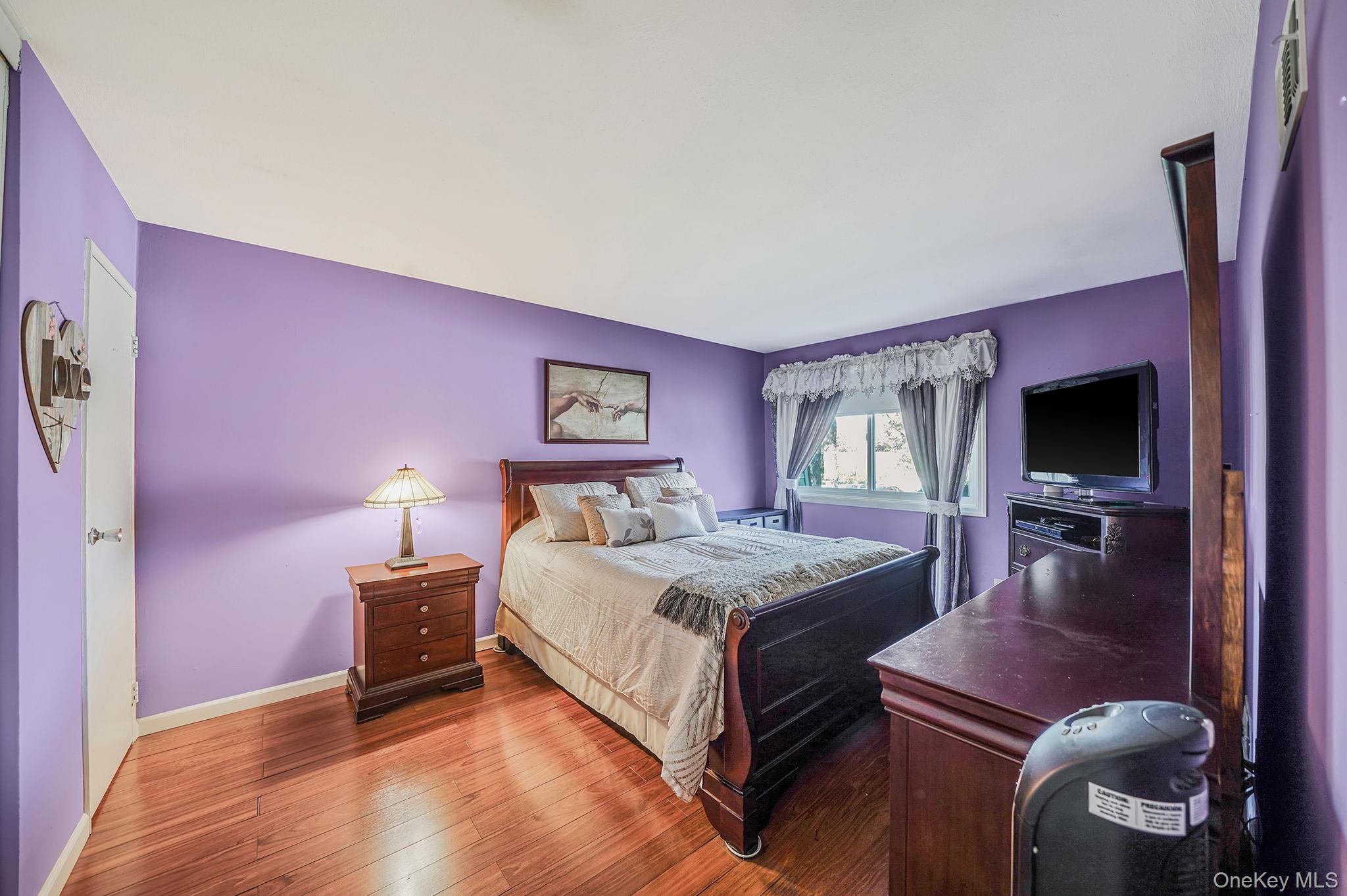 #16 photo, 257 Storm Drive, Holtsville , NY 11742