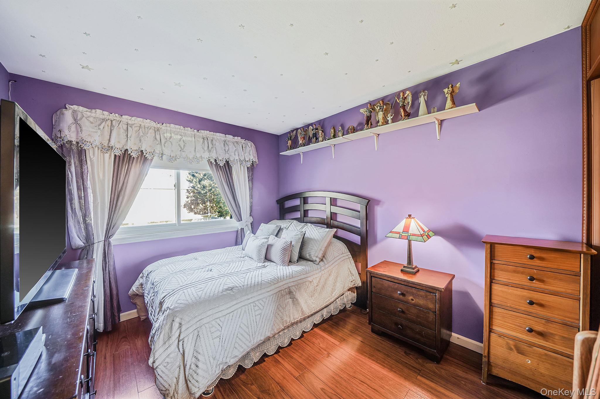 #18 photo, 257 Storm Drive, Holtsville , NY 11742