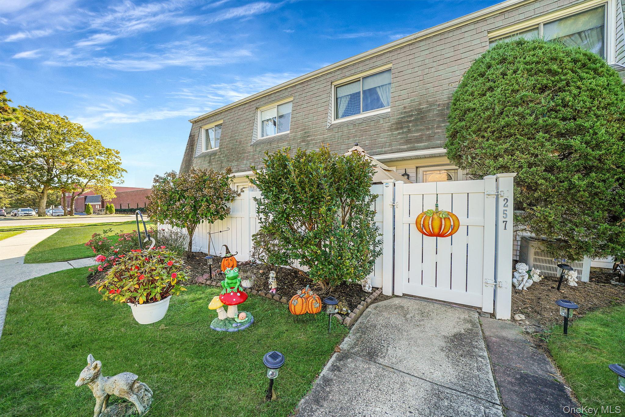 #3 photo, 257 Storm Drive, Holtsville , NY 11742