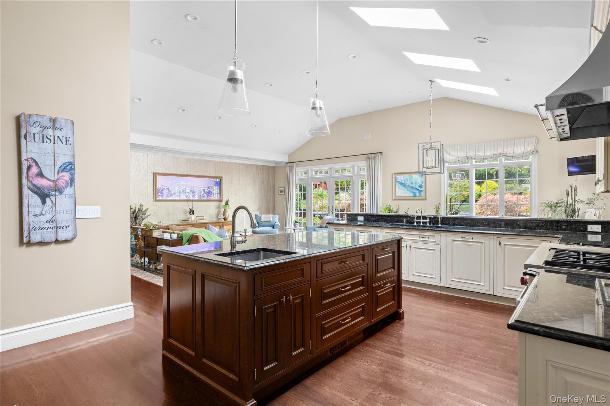 #18 photo, 80 Wheatley Road, Old Westbury , NY 11568