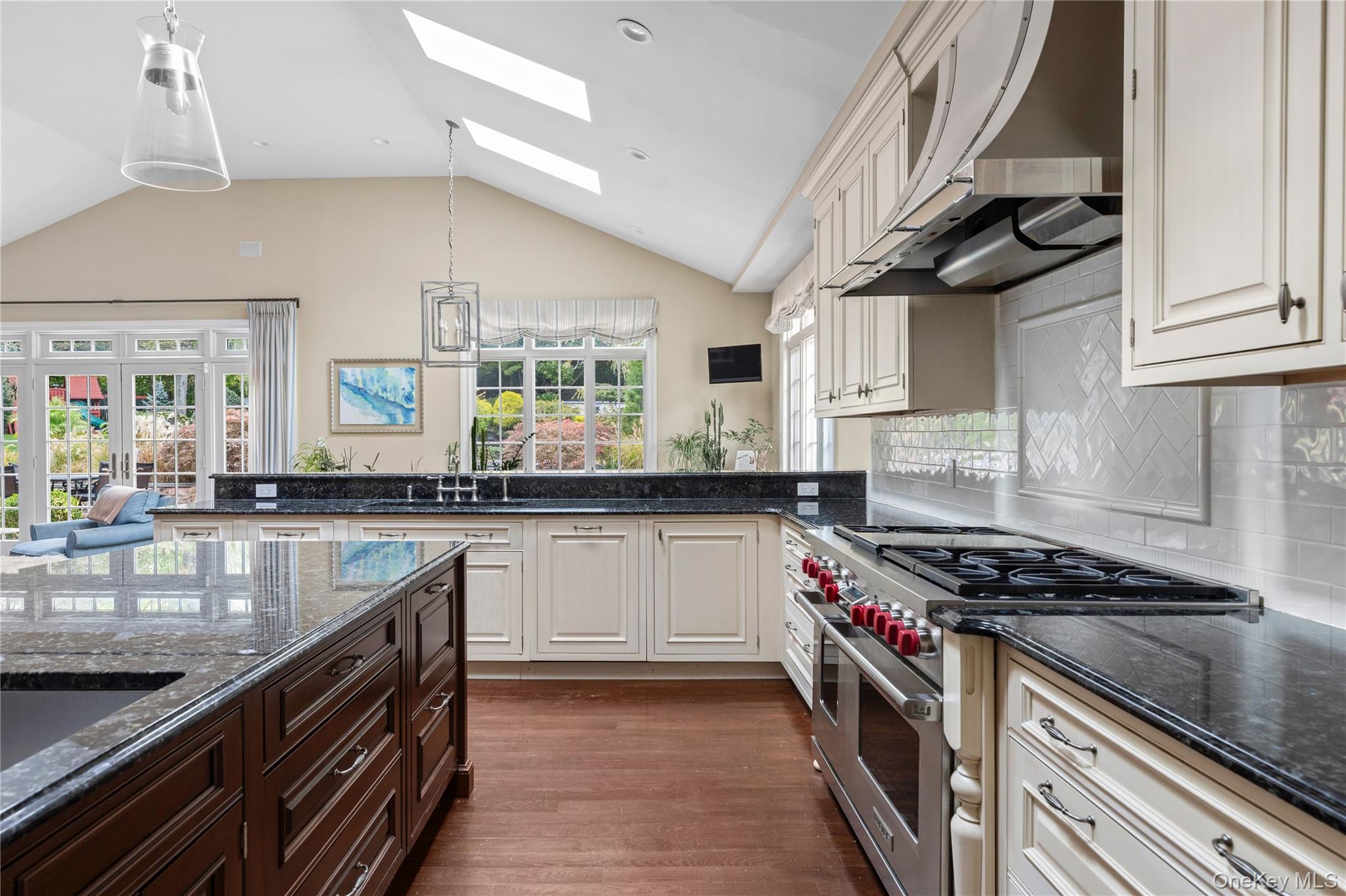 #19 photo, 80 Wheatley Road, Old Westbury , NY 11568