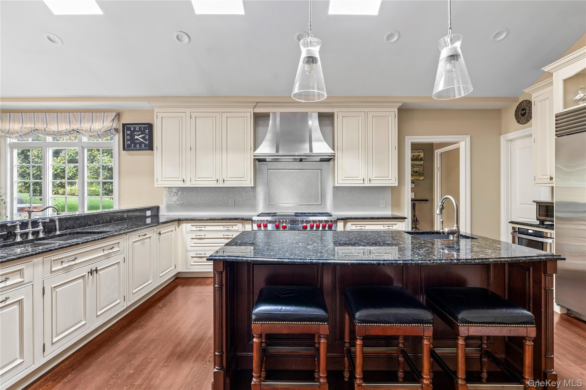 #20 photo, 80 Wheatley Road, Old Westbury , NY 11568