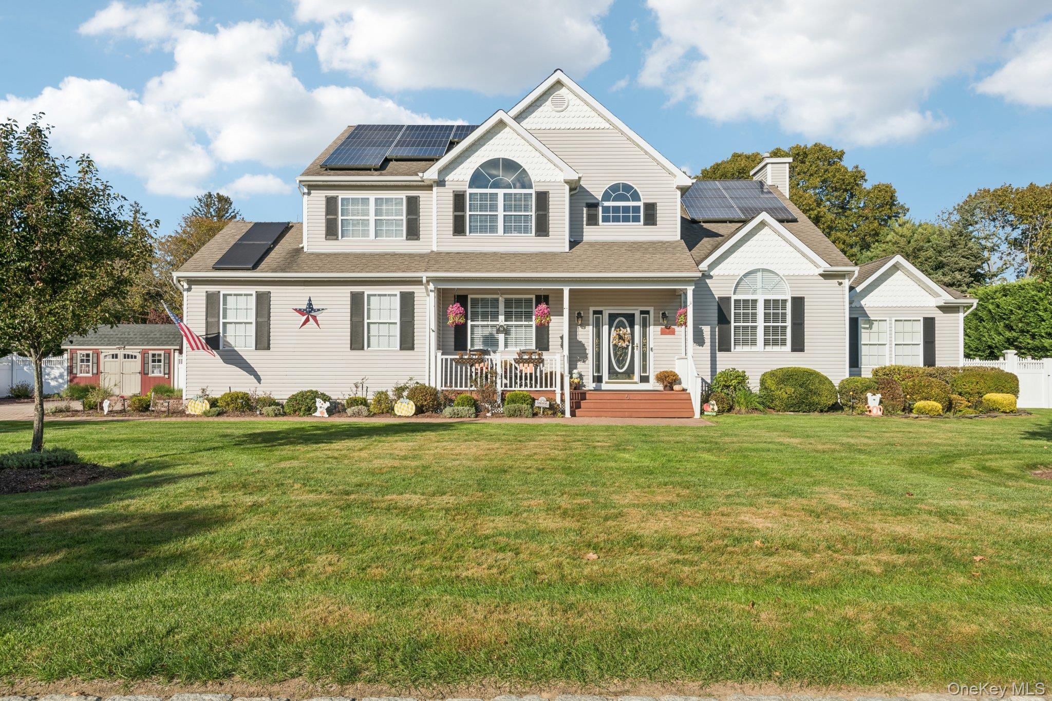 #1 photo, 6 Landings Lane, Patchogue , NY 11772