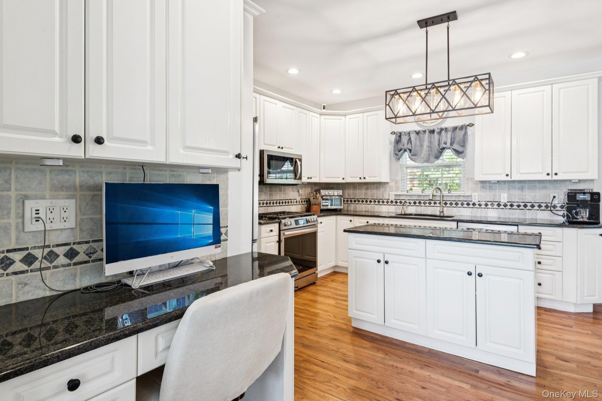 #11 photo, 6 Landings Lane, Patchogue , NY 11772