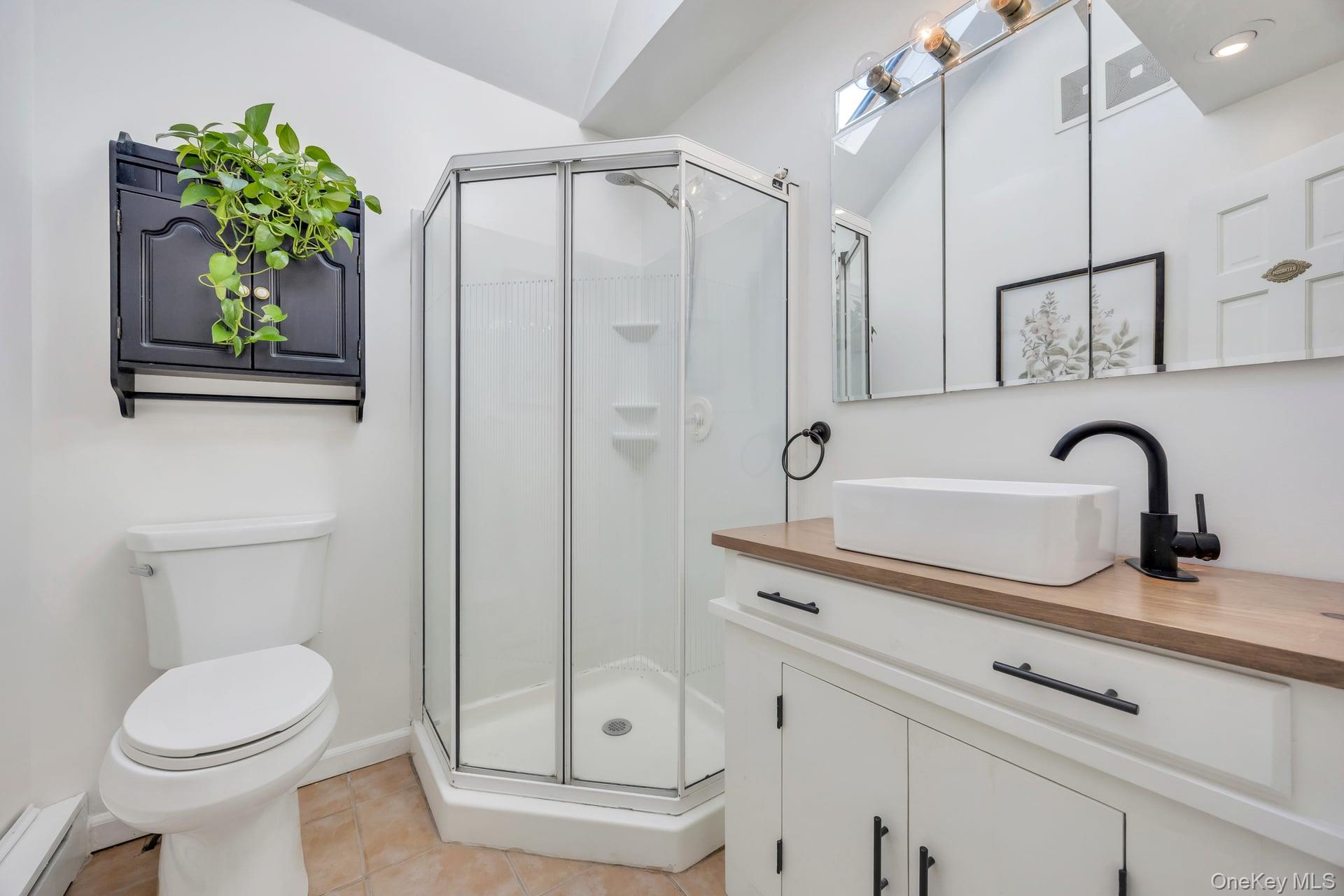 #16 photo, 566 Elder Lane, Ronkonkoma , NY 11779