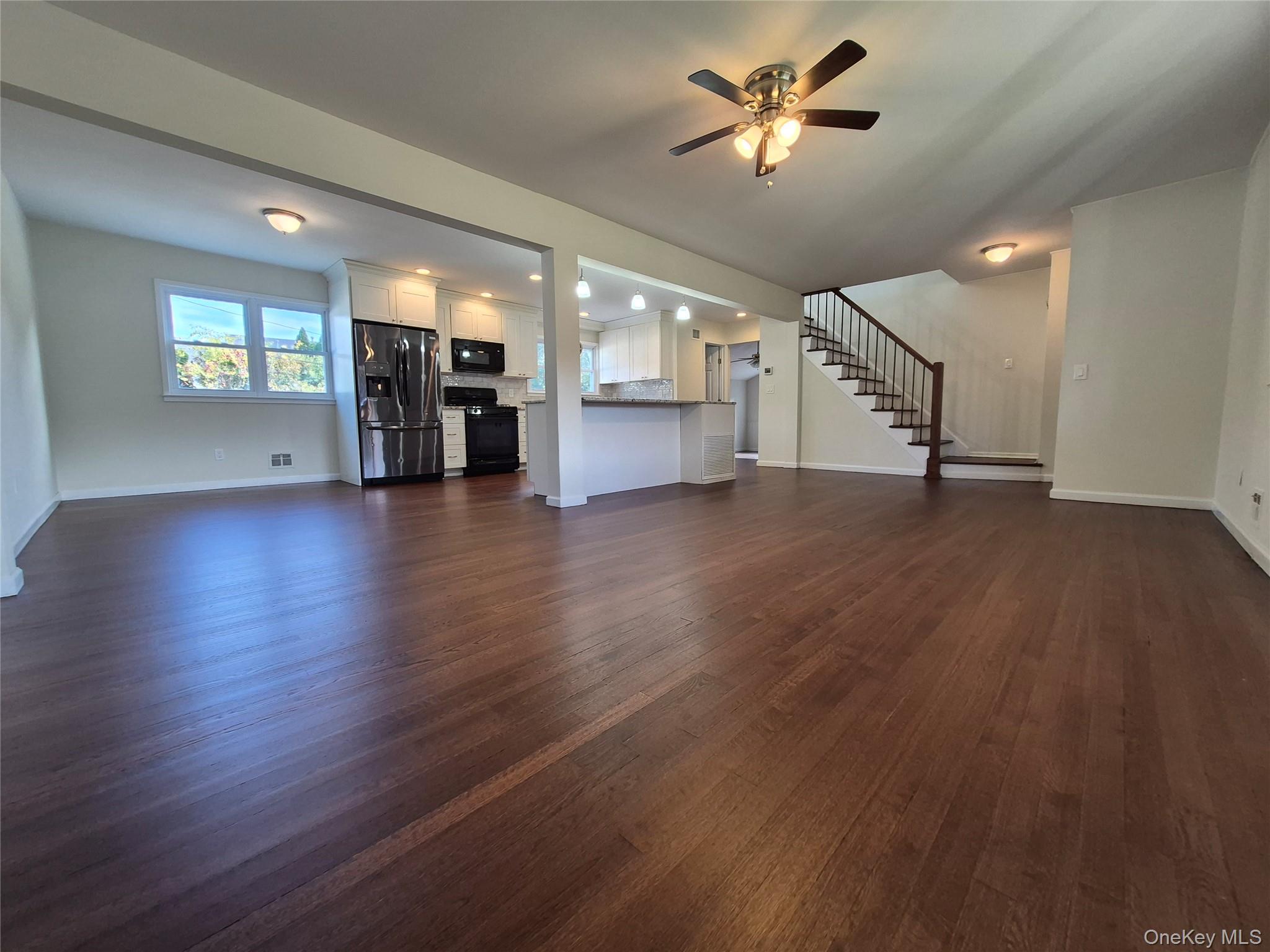 #4 photo, 106 Roxbury Drive, Commack , NY 11725