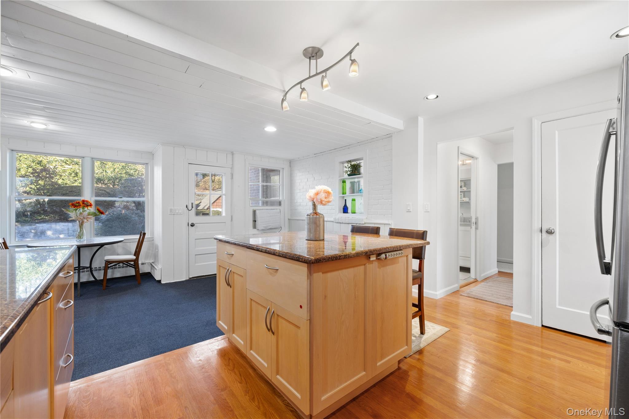 #14 photo, 5 Hillside Avenue, Roslyn Heights , NY 11577