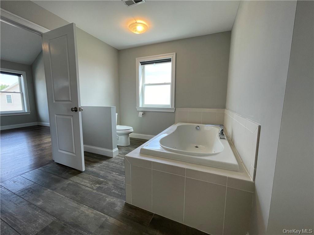 #19 photo, 88 Stratford Drive, Poughkeepsie , NY 12603