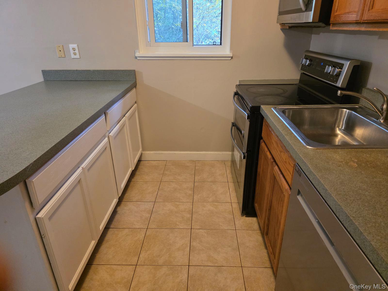 #6 photo, 4 Hudson Heights Drive, Poughkeepsie , NY 12601